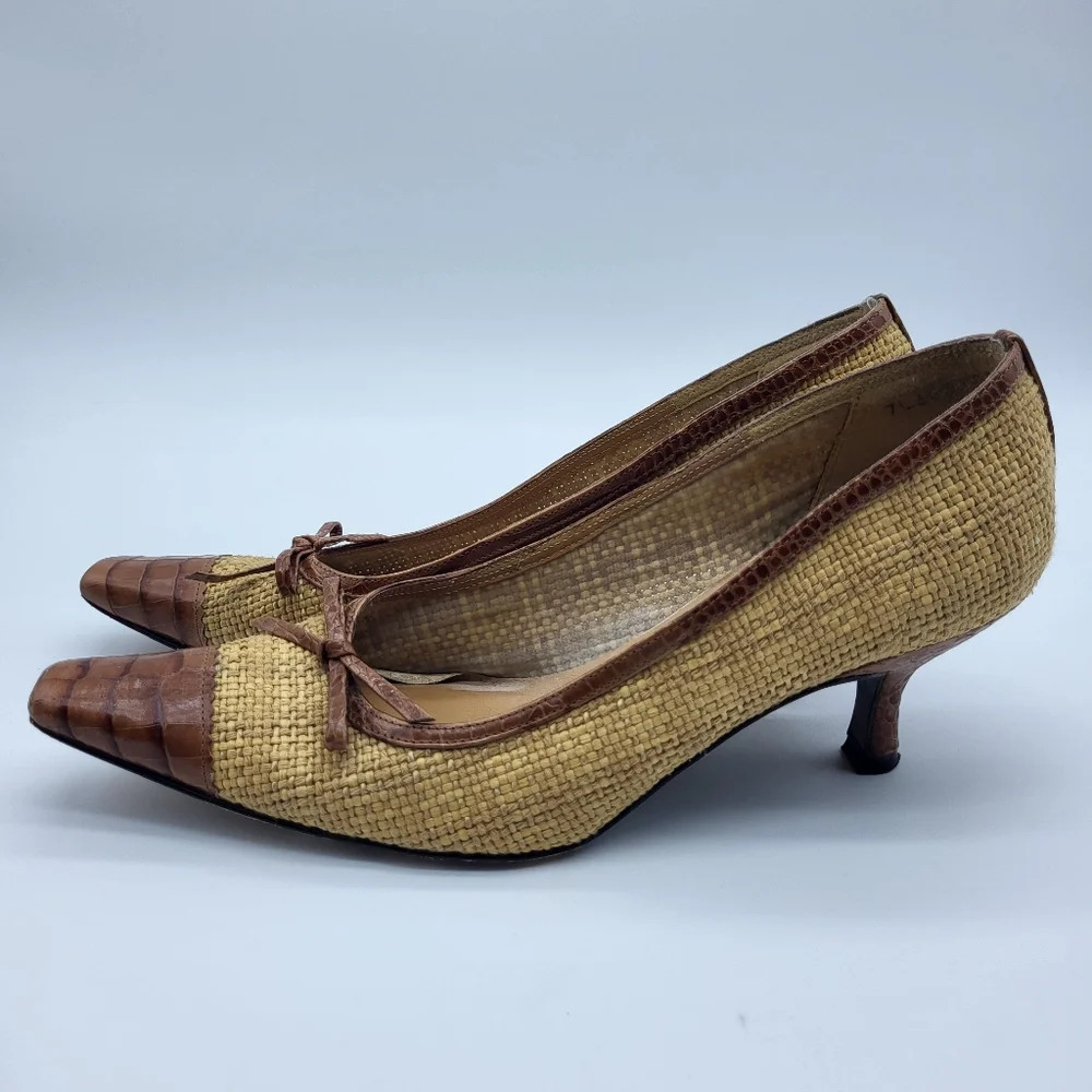 Stuart Weitzman Tan Weave Reptile Brown Trim Classic Feminine Kitten Heel - Picture 7 of 14